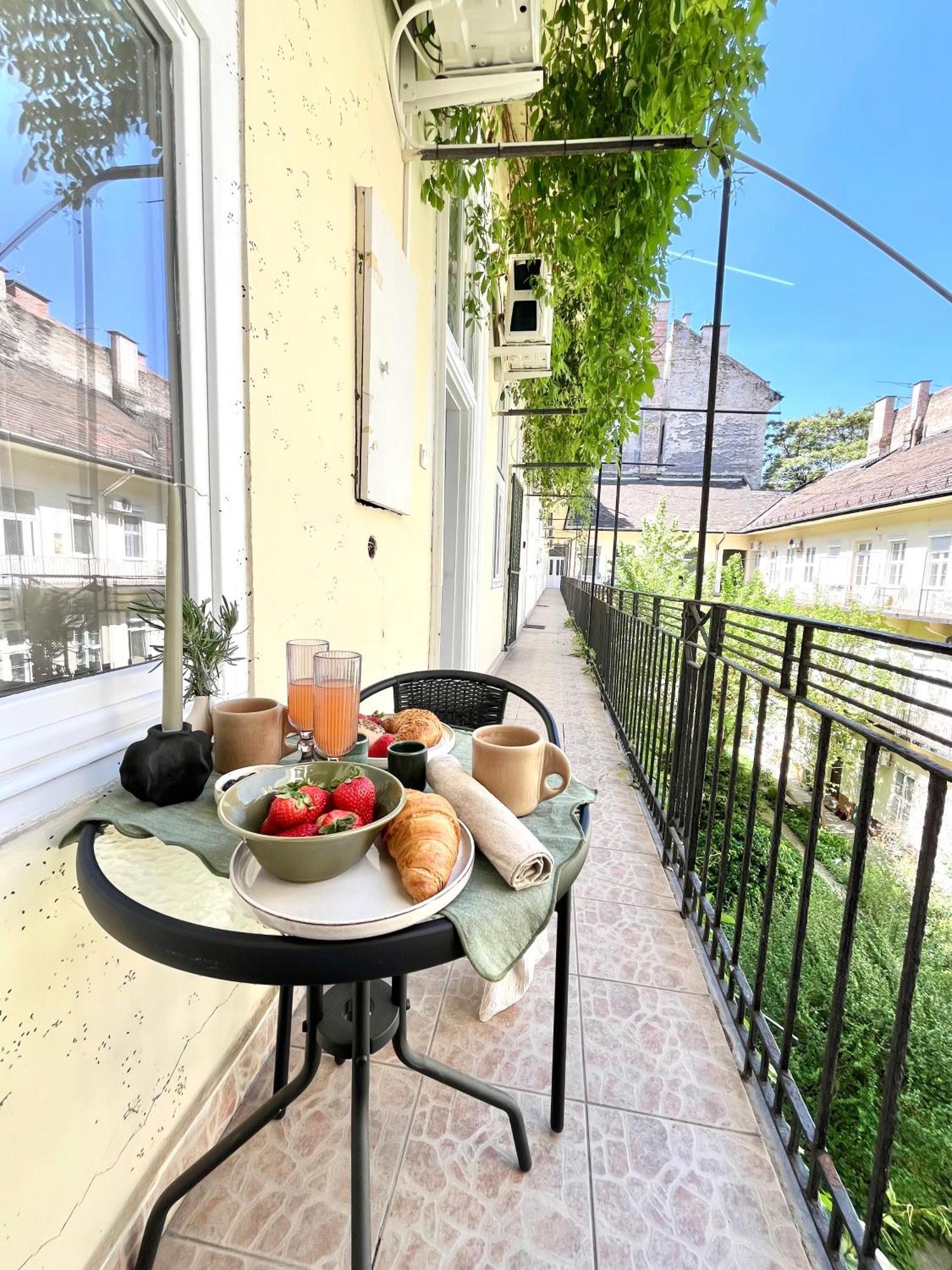 בודפשט Oasis Apartment On The Broadway With Ac מראה חיצוני תמונה